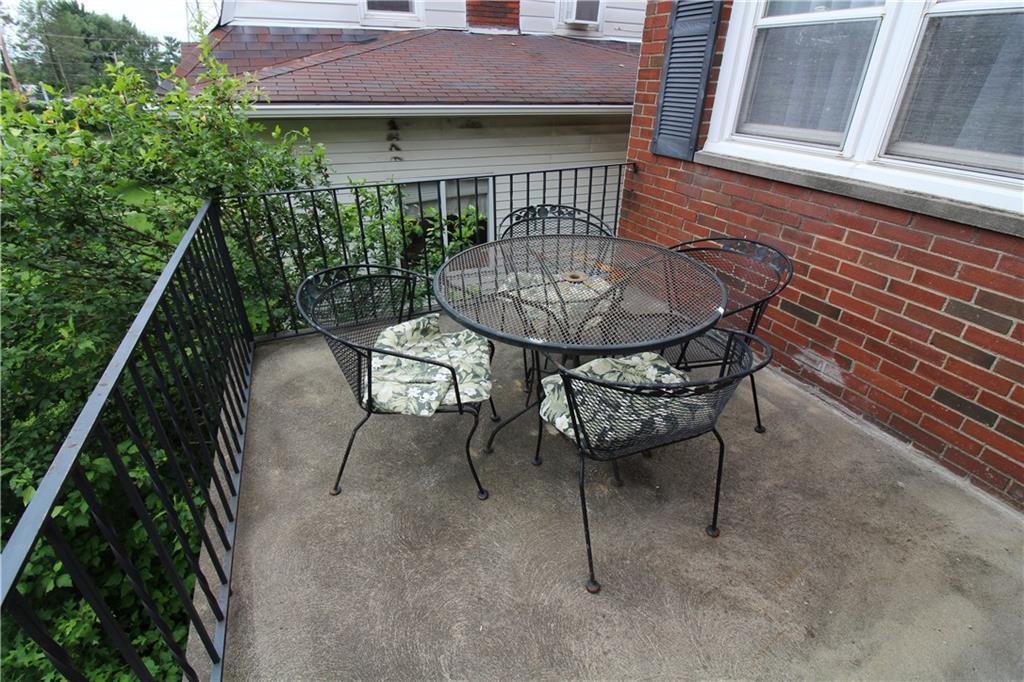 150 Cochran Road Pittsburgh, PA 15228 - Photo 18 of 20 Front Porch