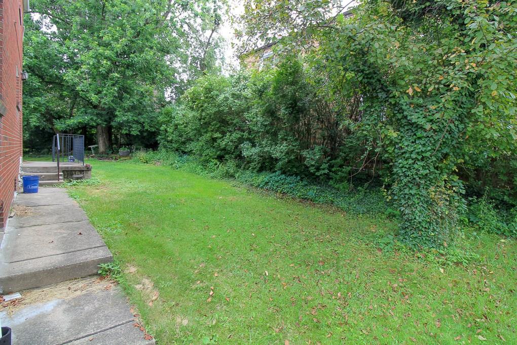 150 Cochran Road Pittsburgh, PA 15228 - Photo 20 of 20 Side Yard