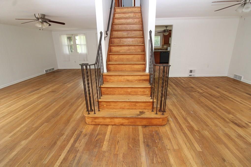 150 Cochran Road Pittsburgh, PA 15228 - Photo 3 of 20 Entry