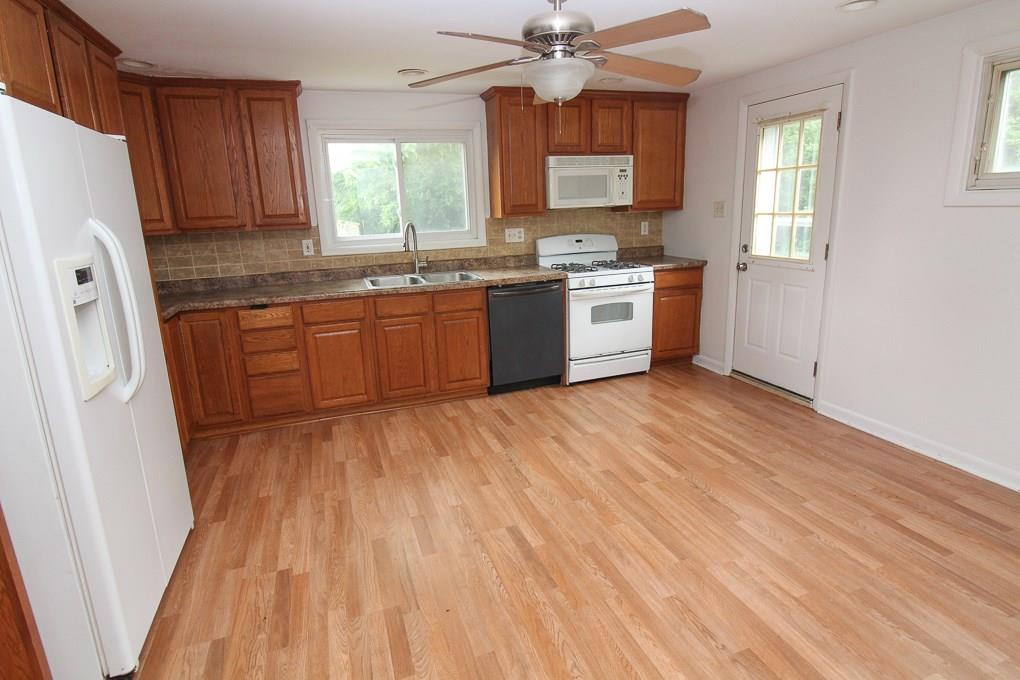 150 Cochran Road Pittsburgh, PA 15228 - Photo 9 of 20 Kitchen