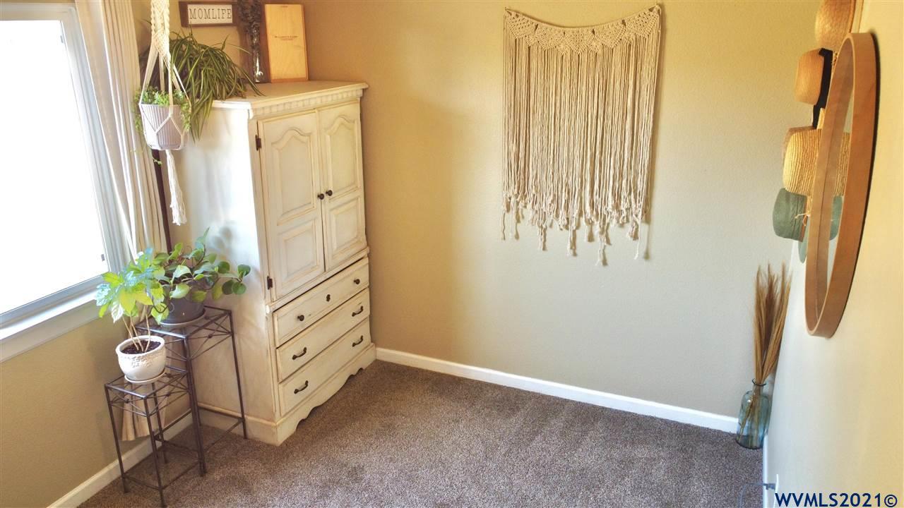 1227 Hemlock Loop Independence, OR 97351 - Photo 16 of 24 Gallery Image 16