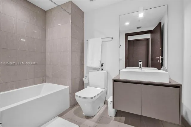 $8,500 | 1000 Brickell Plaza, Unit 3112, Miami, FL 33131