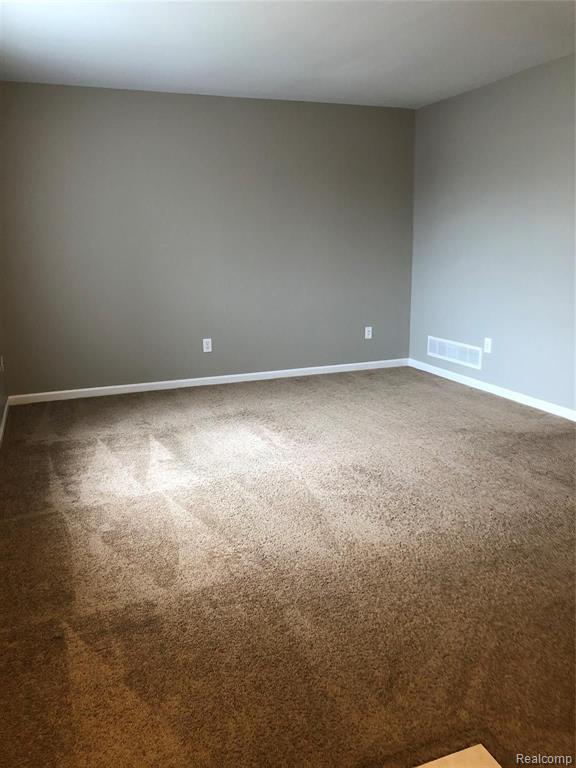 50558 Maurice Road Chesterfield, MI 48047 - Photo 4 of 34