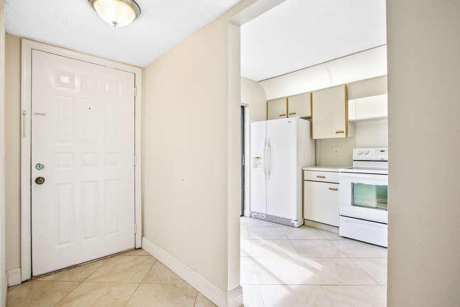 400 Club Circle, Unit 104 Boca Raton, FL 33487 - Photo 14 of 20 400 Club Cir Suite 104 Boca-small-004-3-