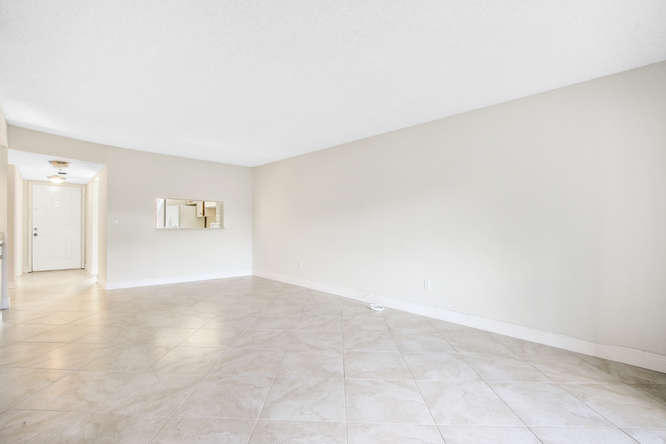400 Club Circle, Unit 104 Boca Raton, FL 33487 - Photo 17 of 20 400 Club Cir Suite 104 Boca-small-007-10