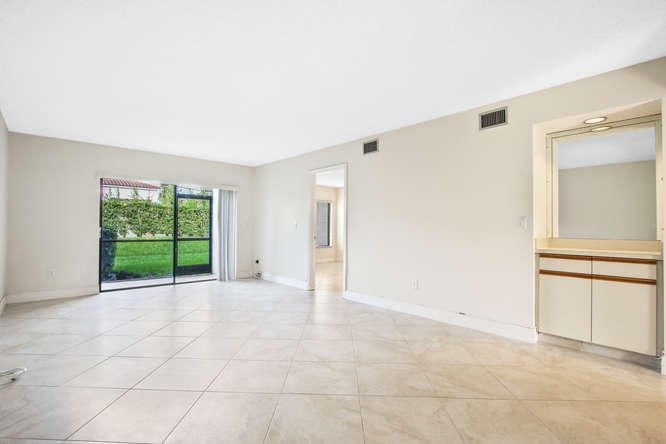 400 Club Cir Suite 104 Boca-small-008-5-