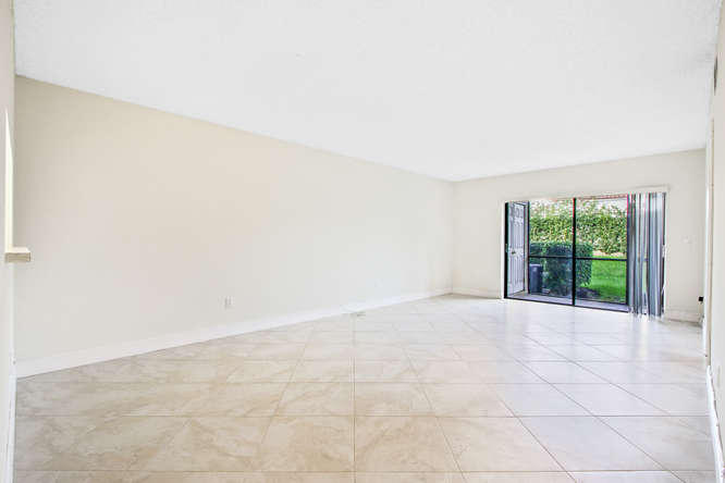 400 Club Cir Suite 104 Boca-small-009-8-