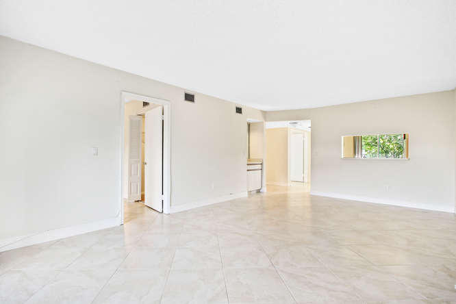 400 Club Cir Suite 104 Boca-small-010-4-
