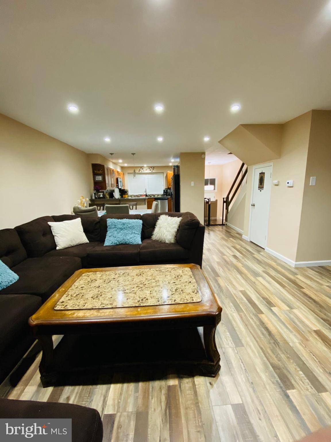 12149 Aster Road Philadelphia, PA 19154 - Photo 3 of 20