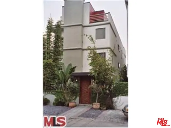 a picture of a building