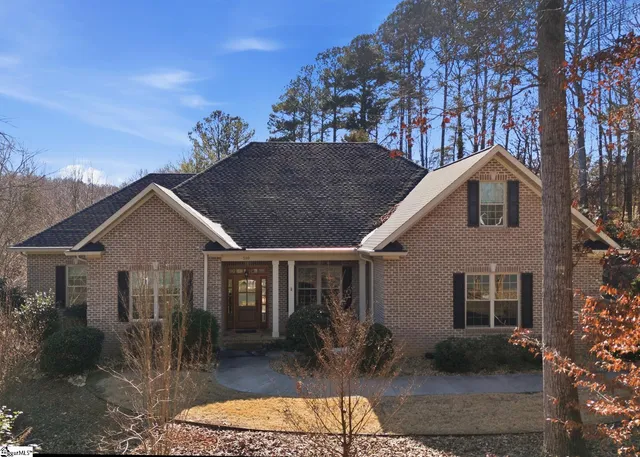 $675,000 | 510 Heron Cove Circle, Seneca, SC 29672
