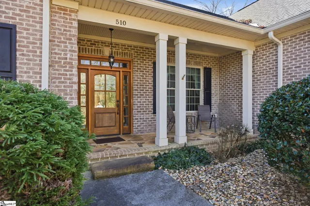 $675,000 | 510 Heron Cove Circle, Seneca, SC 29672