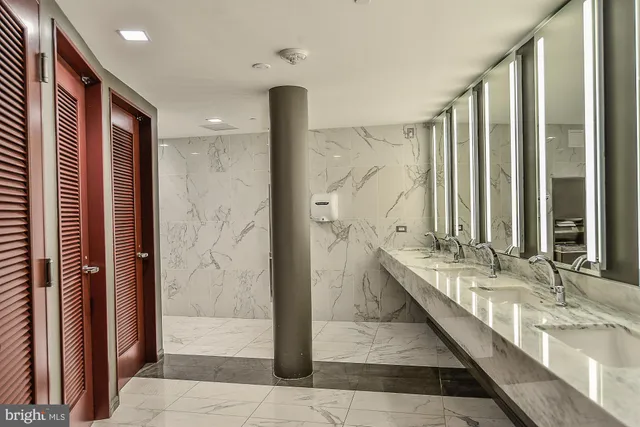 $559,900 | 8350 Greensboro Drive, Unit 517, McLean, VA 22102