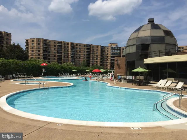 $559,900 | 8350 Greensboro Drive, Unit 517, McLean, VA 22102