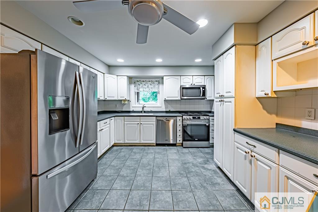 20 Starkin Road Milltown, NJ 08850 - Photo 5 of 66