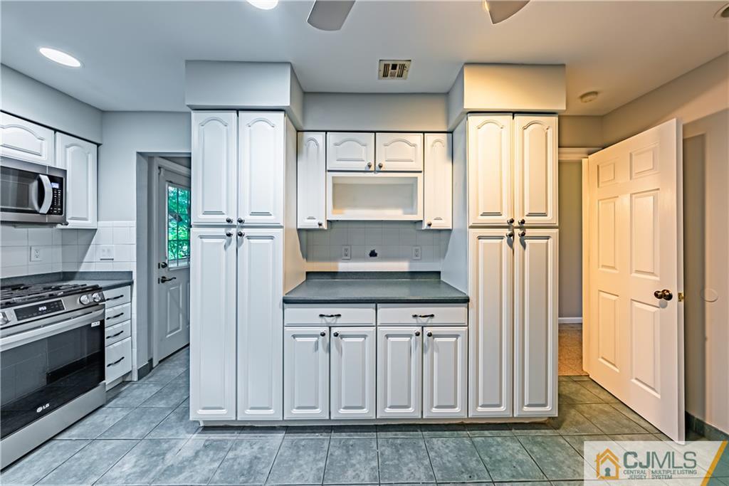 20 Starkin Road Milltown, NJ 08850 - Photo 7 of 66