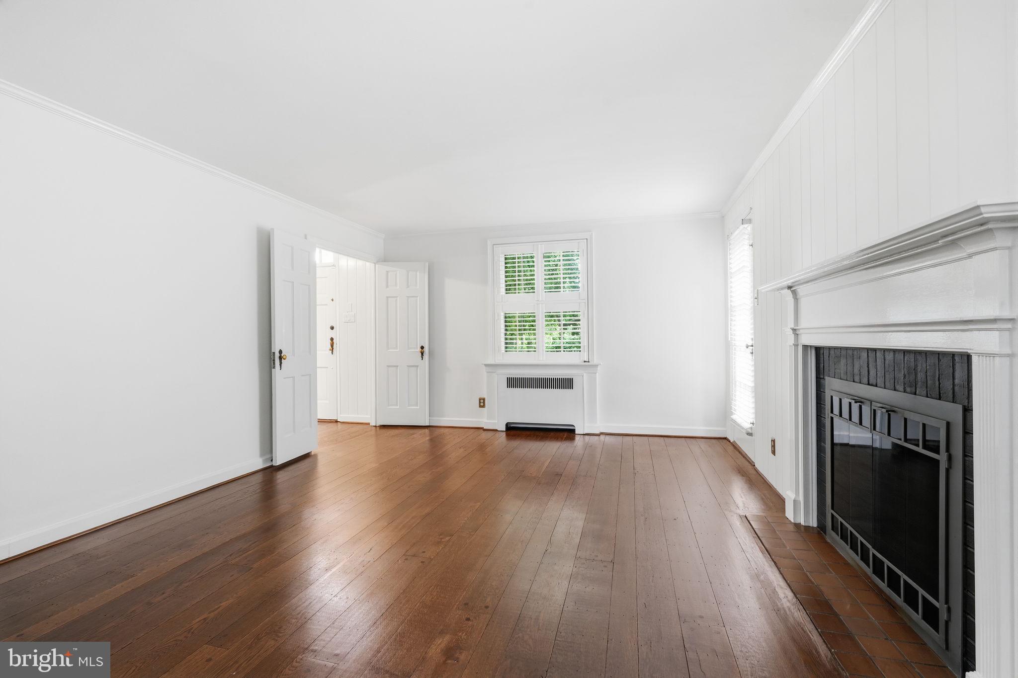 404 Old Farm Road Wyncote, PA 19095 - Photo 7 of 41 Bright and airy living space awaits.
