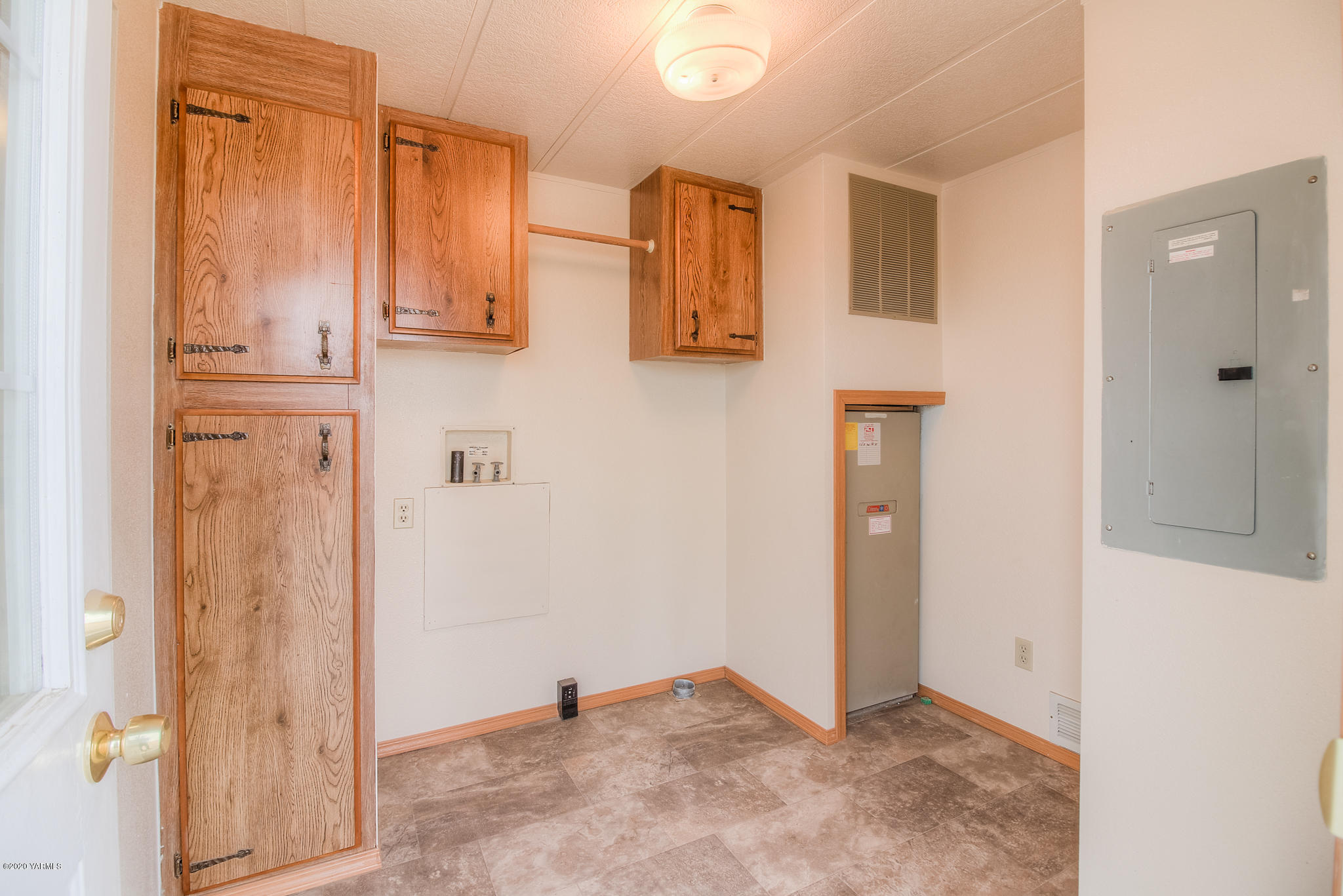 3641 Independence Road Sunnyside, WA 98944 - Photo 15 of 21