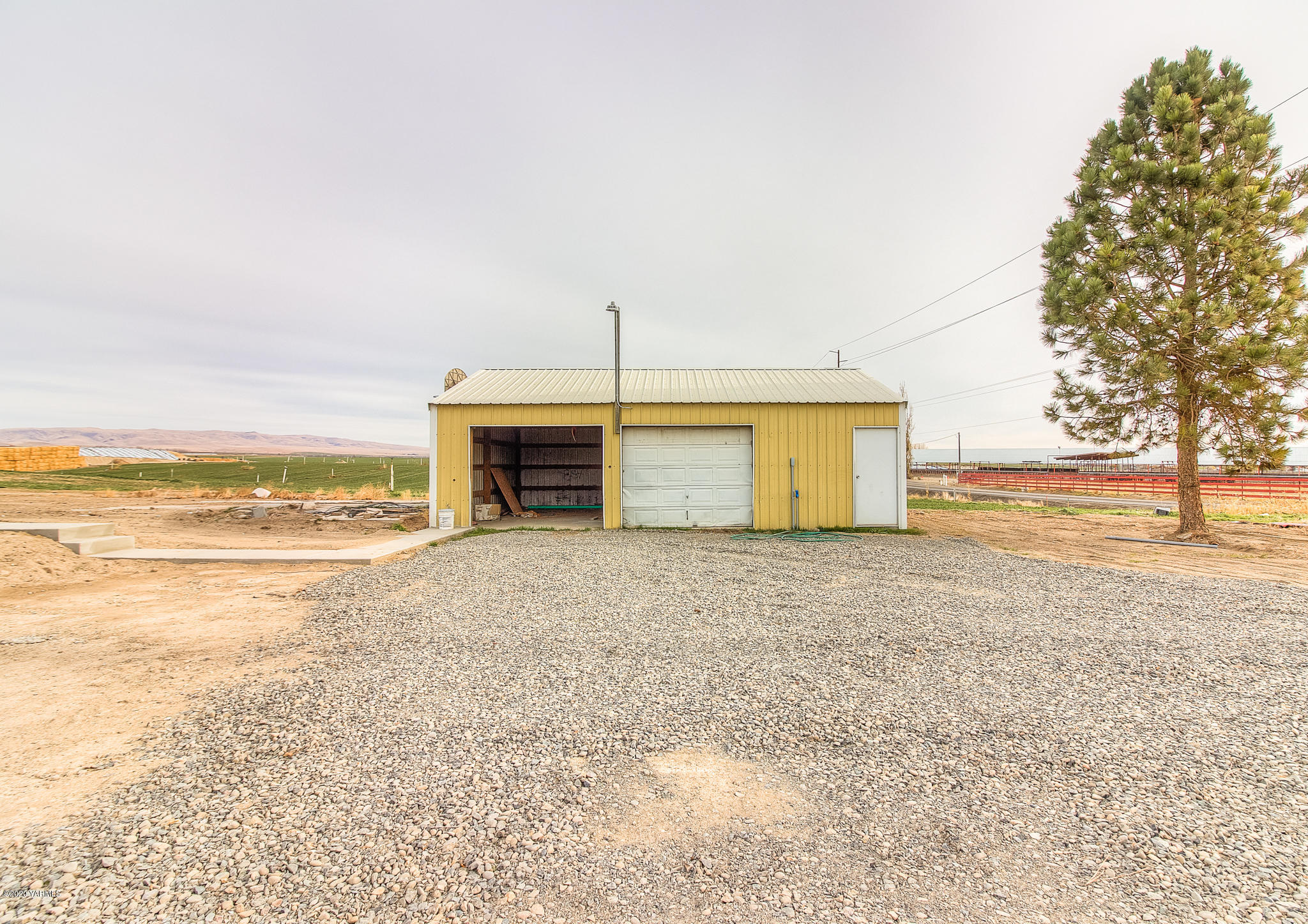 3641 Independence Road Sunnyside, WA 98944 - Photo 20 of 21 a view of an ocean and beach