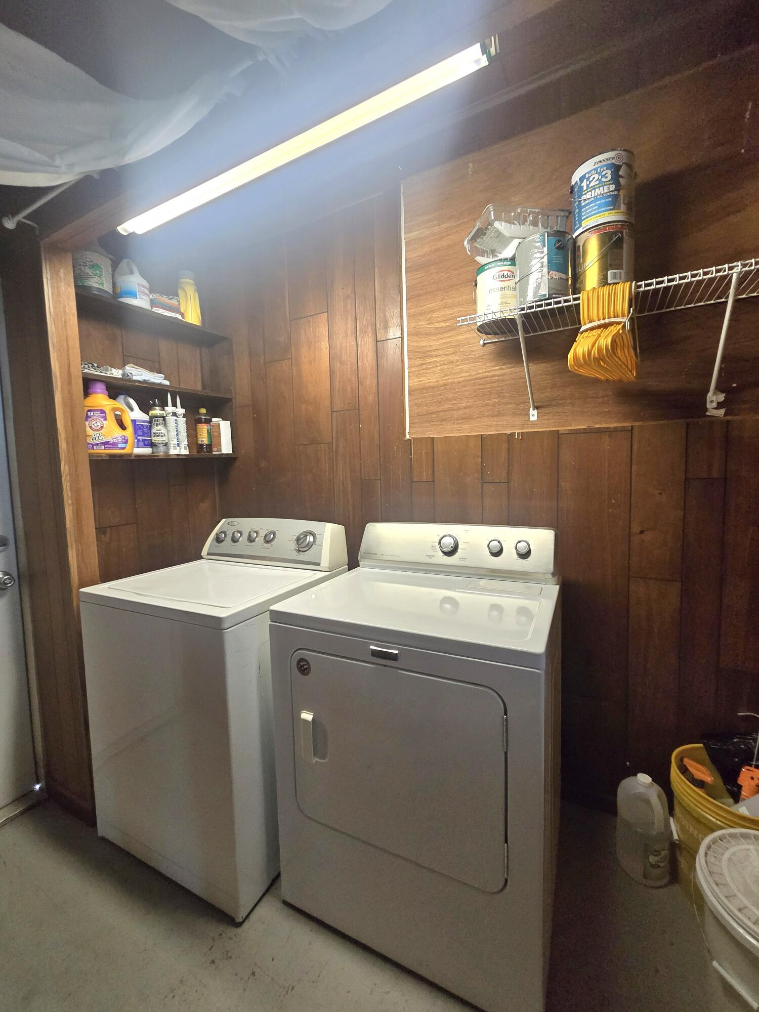 2612 Southeast 29th Street Okeechobee, FL 34974 - Photo 34 of 46 a utility room with dryer and washer