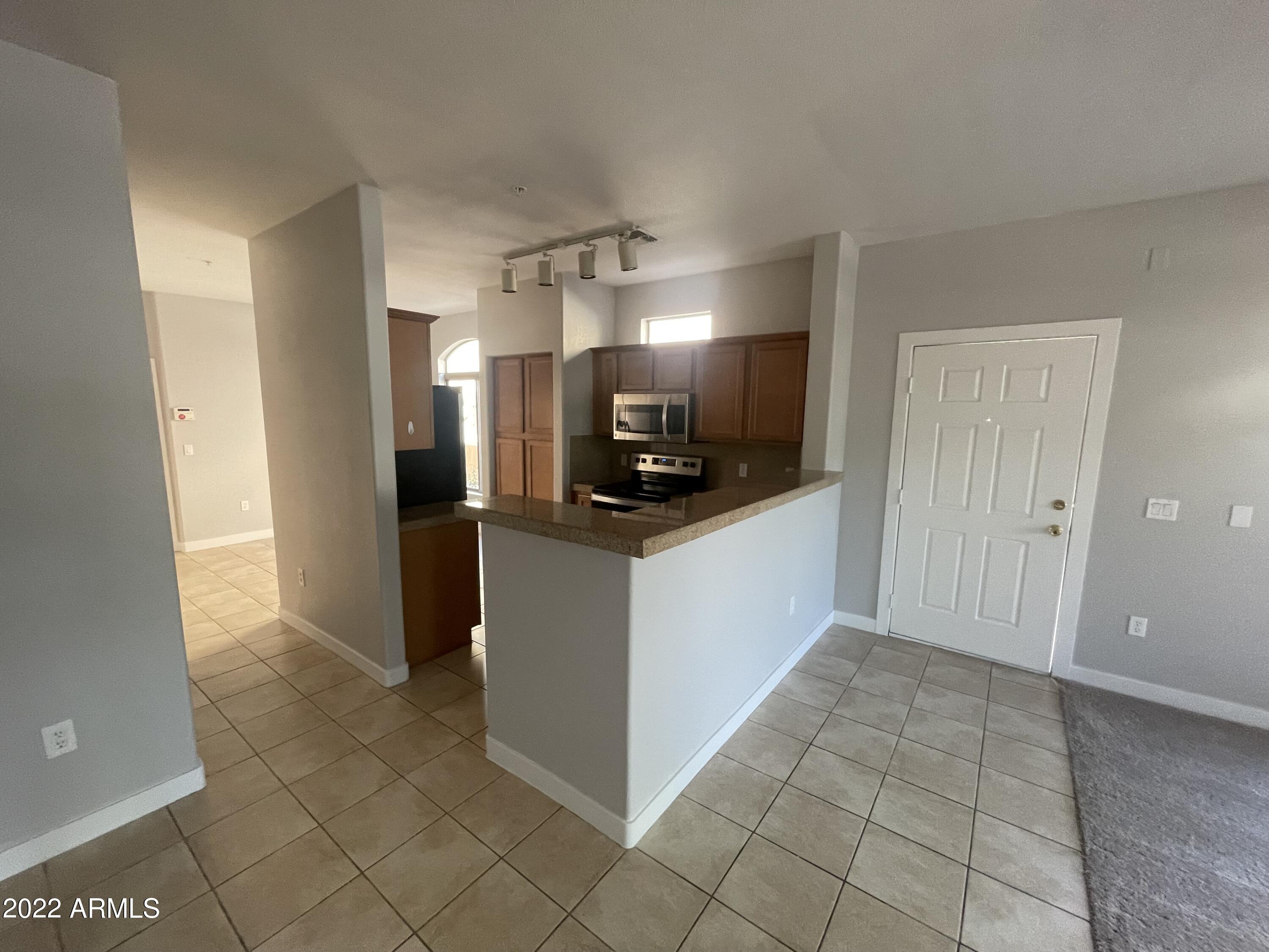 2401 East Rio Salado Parkway, Unit 1152 Tempe, AZ 85288 - Photo 5 of 21 Kitchen