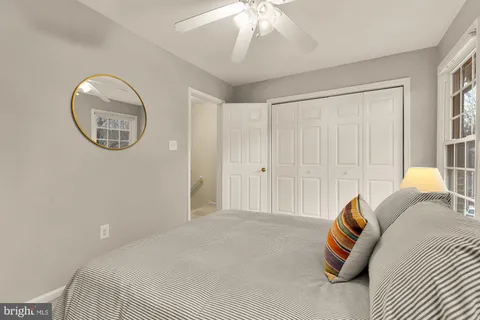 $679,000 | 2446 South Walter Reed Drive, Unit B, Arlington, VA 22206