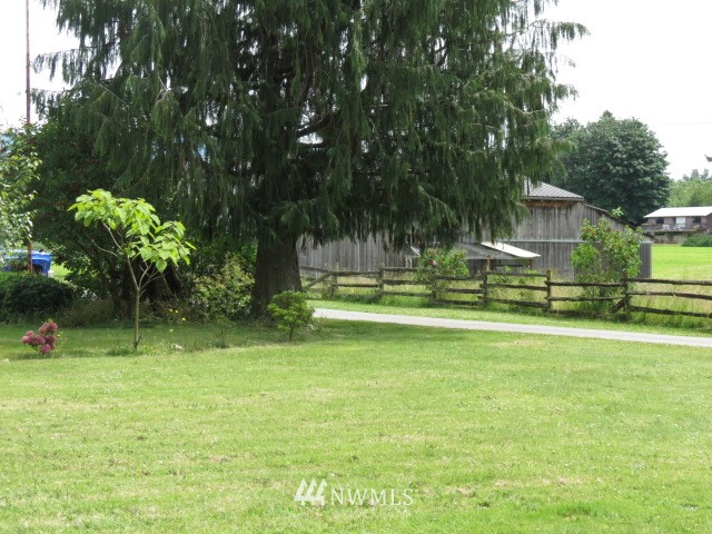 7134 Mission Road Everson, WA 98247 - Photo 4 of 17