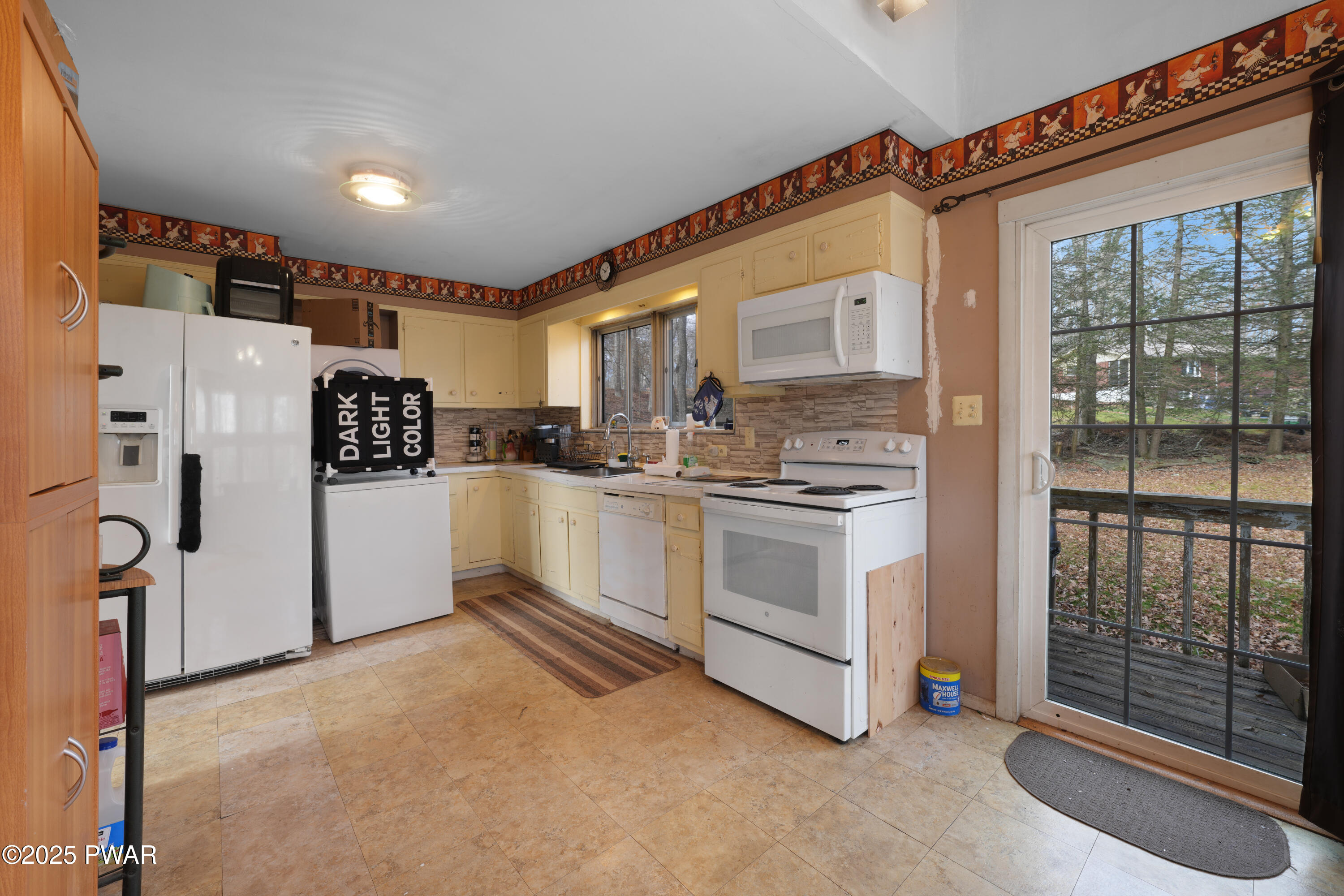 107 Robin Run Road Milford, PA 18337 - Photo 5 of 17 LEX00078