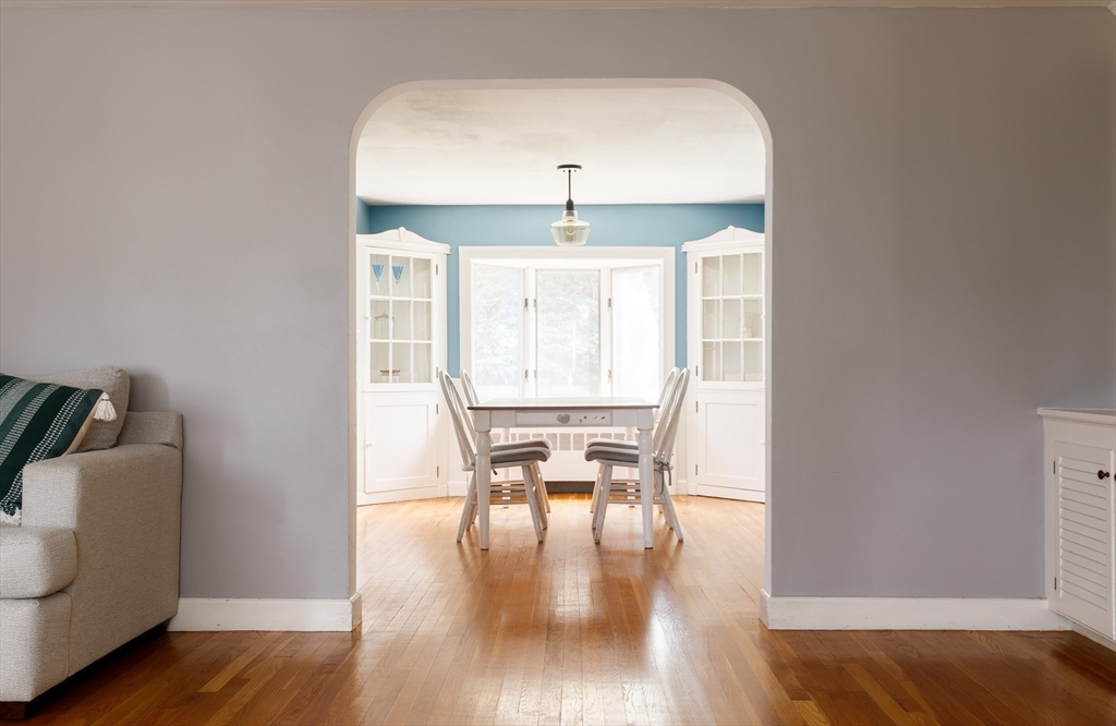 9 Crescent Road Hamilton, MA 01982 - Photo 6 of 26 Gallery Image 6