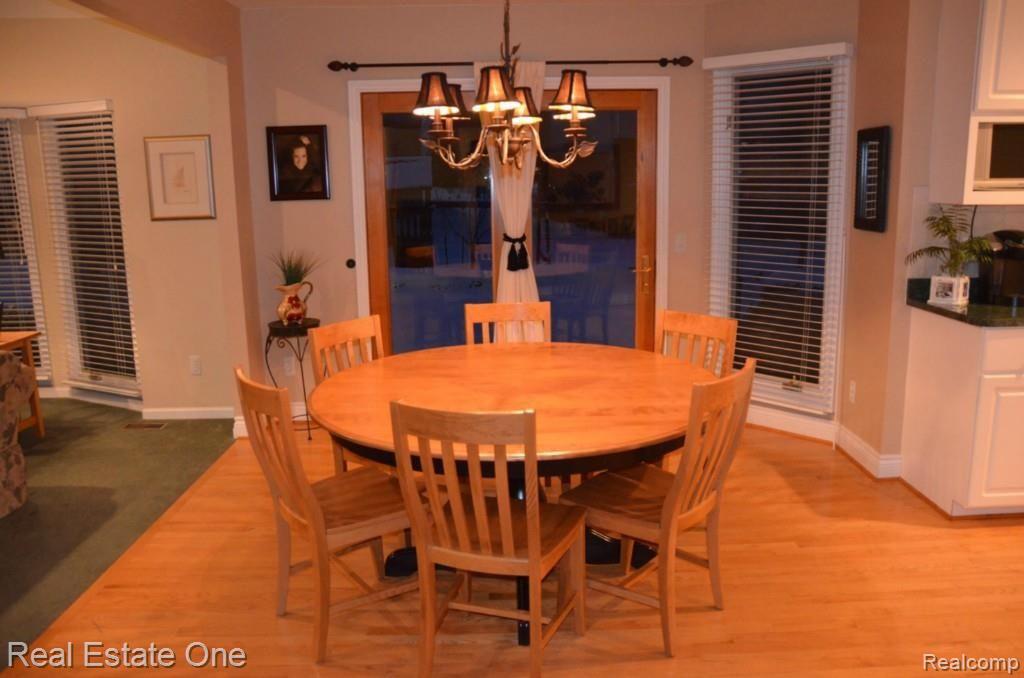 2038 Mapleridge Road Rochester, MI 48309 - Photo 8 of 29 LARGE BREAKFAST AREA
