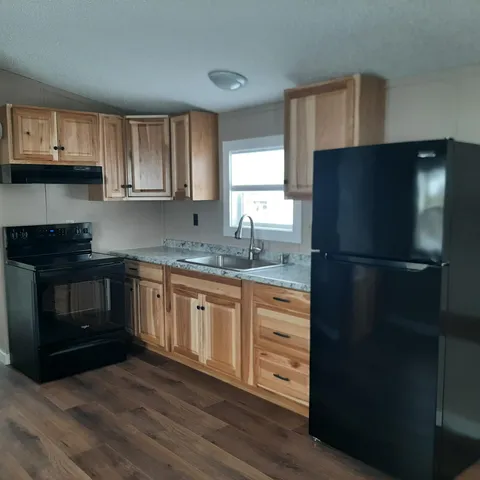 $1,000 | 5 Middle Street, West Stewartstown, NH 03597