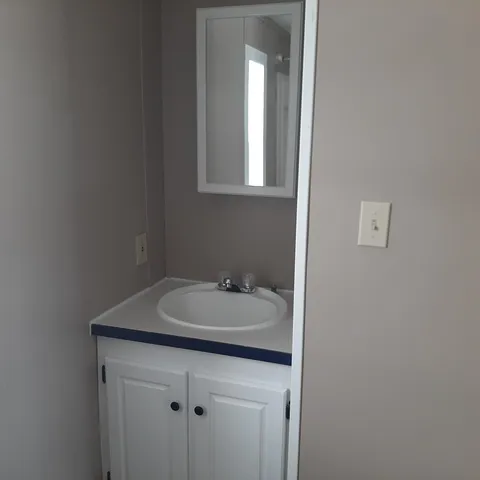 $1,000 | 5 Middle Street, West Stewartstown, NH 03597