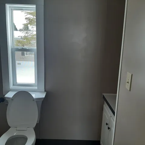 $1,000 | 5 Middle Street, West Stewartstown, NH 03597