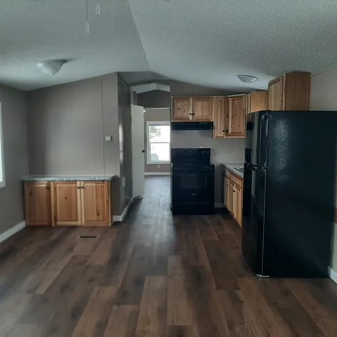 $1,000 | 5 Middle Street, West Stewartstown, NH 03597