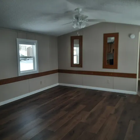 $1,000 | 5 Middle Street, West Stewartstown, NH 03597