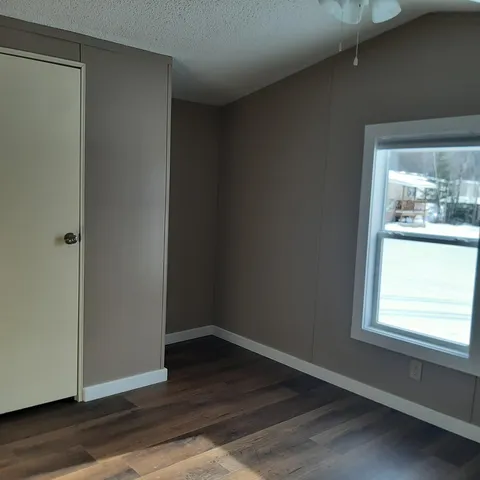 $1,000 | 5 Middle Street, West Stewartstown, NH 03597