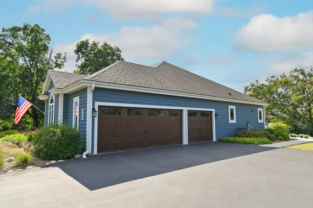 $934,900 | 732 River Reserve Drive, Hartland, WI 53029