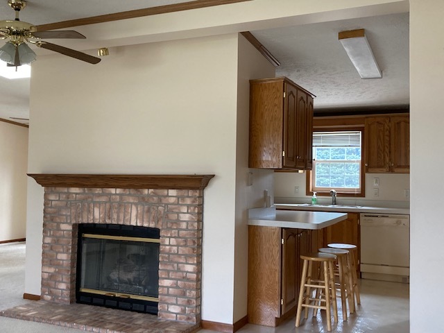 895 Cayuga Trail Marengo, IL 60152 - Photo 12 of 39 a kitchen with table and chair