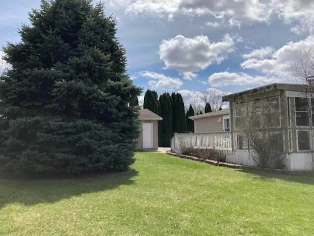 895 Cayuga Trail Marengo, IL 60152 - Photo 35 of 39 a view of a backyard