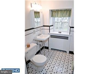 174 Rolling Road Bala Cynwyd, PA 19004 - Photo 11 of 12 Bathroom