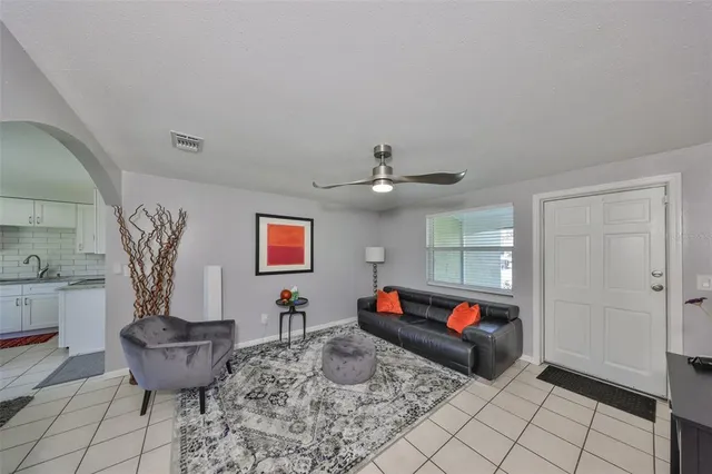 $2,250 | 6025 Florida Circle South, Apollo Beach, FL 33572