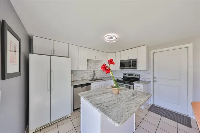 $2,250 | 6025 Florida Circle South, Apollo Beach, FL 33572