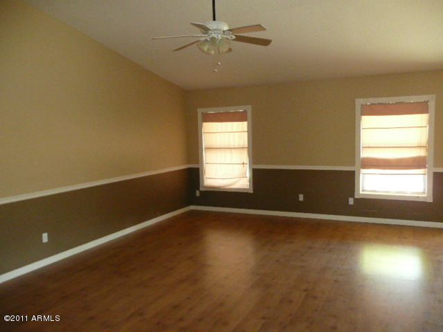 4209 East Frye Road Phoenix, AZ 85048 - Photo 2 of 9 LIVING ROOM
