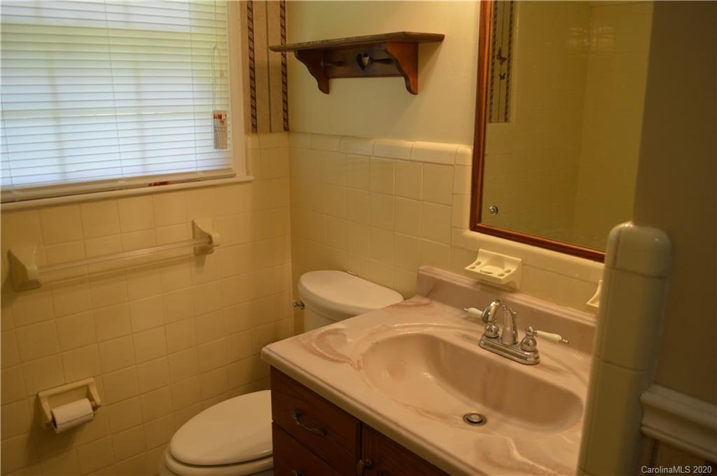 442 Patrick Road Gastonia, NC 28056 - Photo 18 of 27 Gallery Image 18