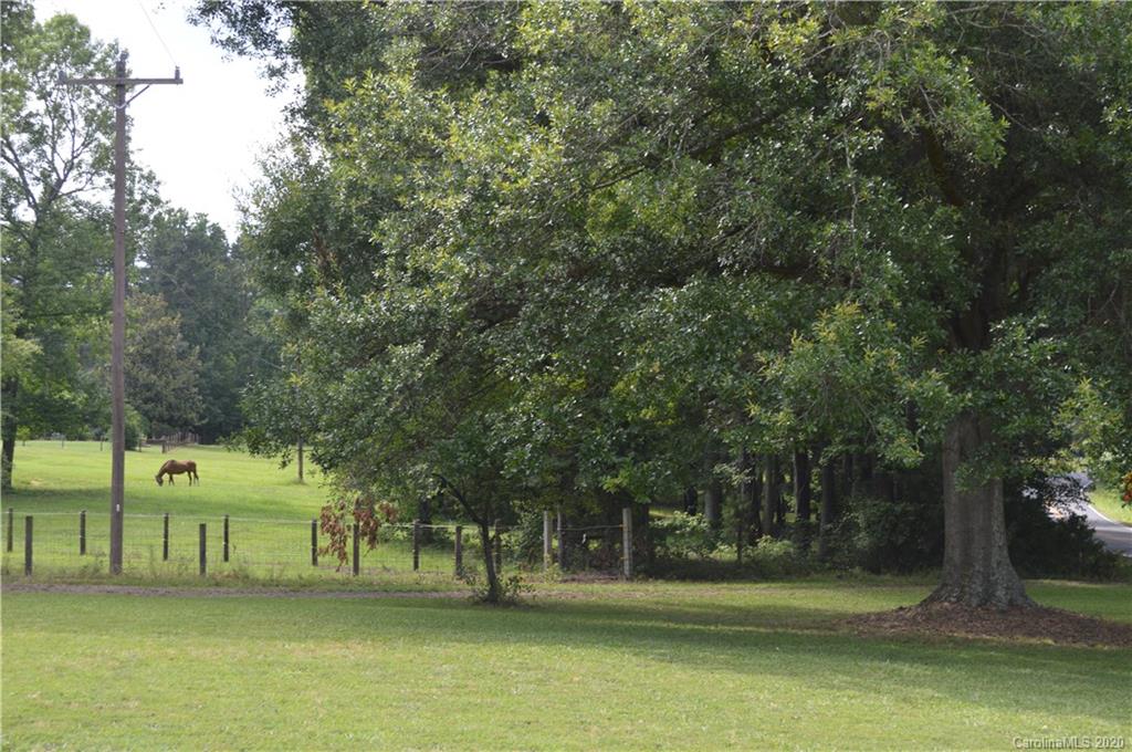 442 Patrick Road Gastonia, NC 28056 - Photo 8 of 27 Gallery Image 8