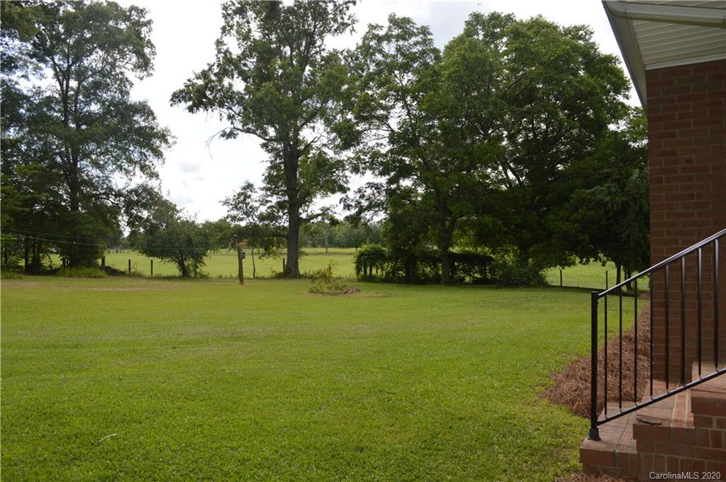 442 Patrick Road Gastonia, NC 28056 - Photo 9 of 27 Gallery Image 9