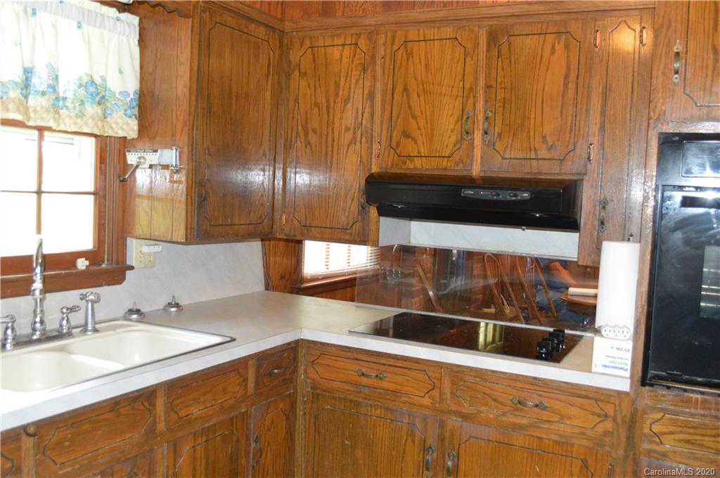 442 Patrick Road Gastonia, NC 28056 - Photo 10 of 27 Gallery Image 10