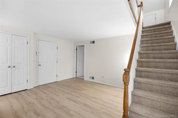 $2,900 | 17 Fairview Street, Unit A, Huntington, NY 11743