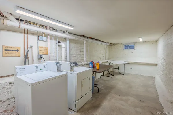 $2,900 | 17 Fairview Street, Unit A, Huntington, NY 11743