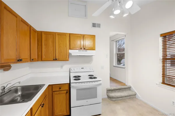 $2,900 | 17 Fairview Street, Unit A, Huntington, NY 11743